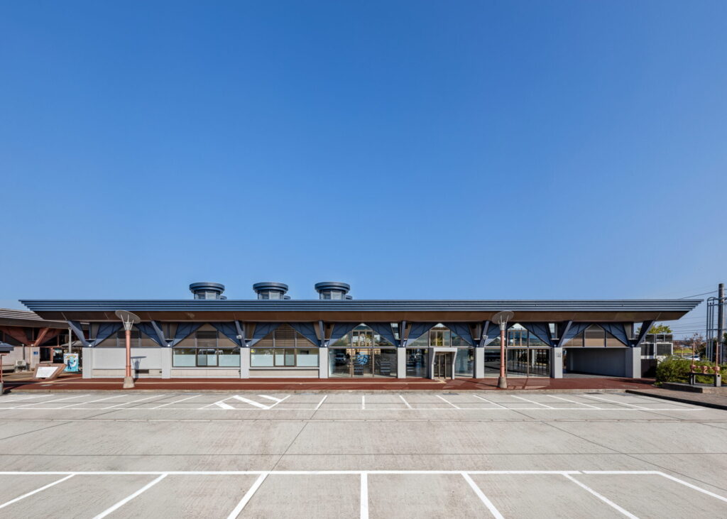 道の駅 まるごと射水 （物産館・食遊館）